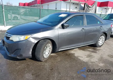 2013 Toyota Camry Le z USA, uszkodzony, nr VIN 4T4BF1FK6DR311843